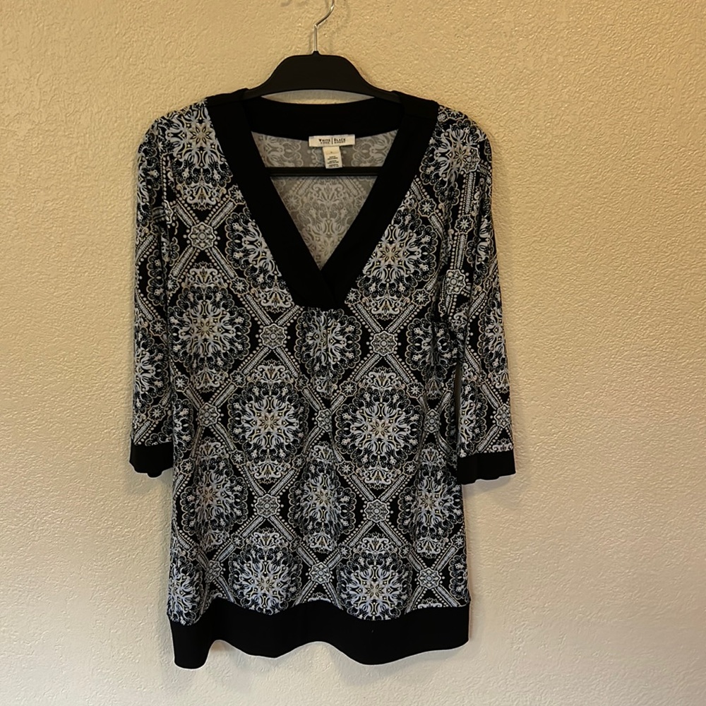 White House Black Market size Large Black/Blue blouse